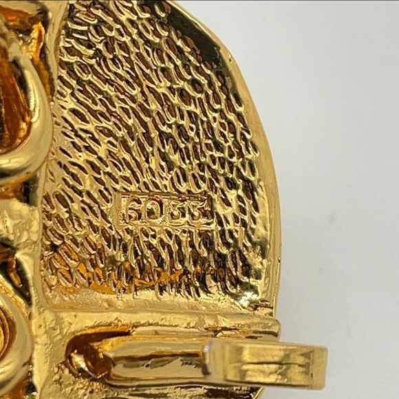 Chanel 31 Rue Cambon Coco Medallion 2 Belt/ Necklace 24karat GD plated W/ Box - Picture 10 of 11